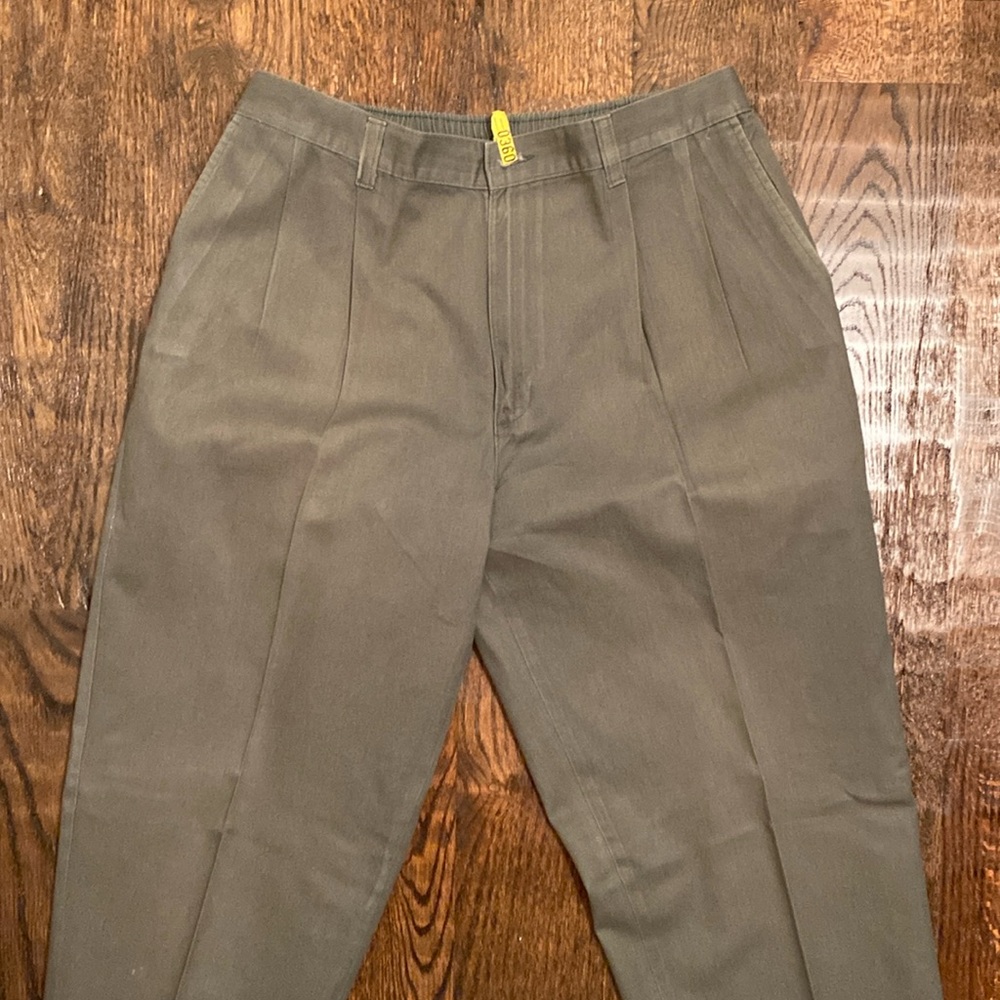 Men’s olive green chinos